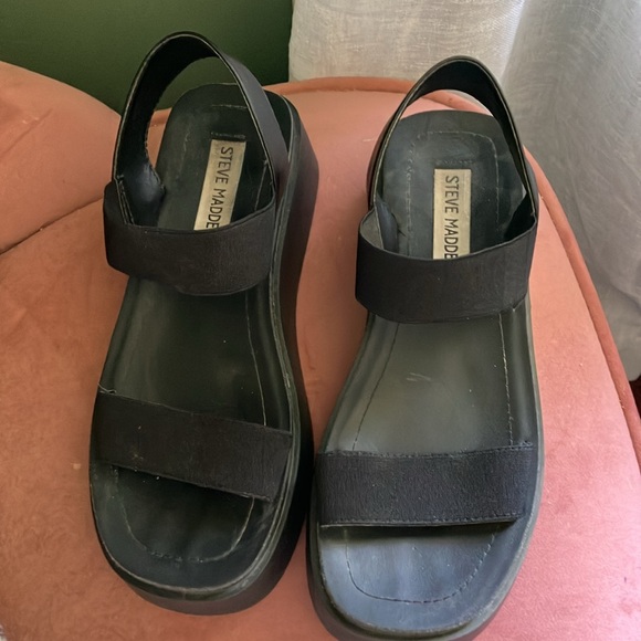 Steve Madden Flatform Sandals - Picture 2 of 5